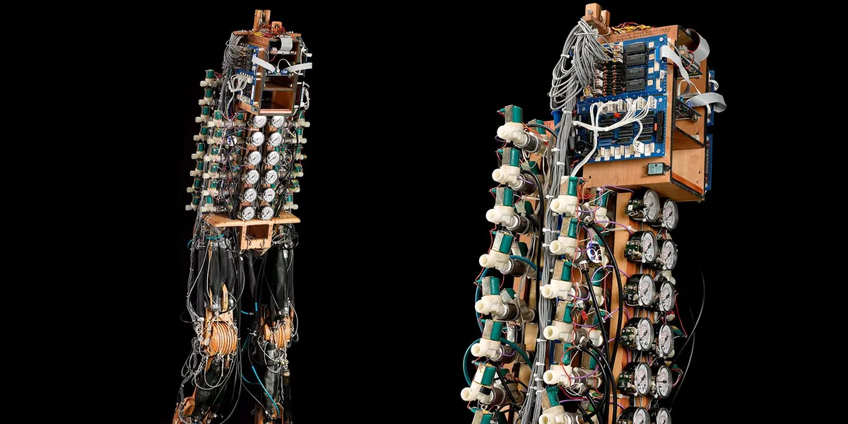 Shadow Walker Was a DIY Biped Humanoid Robot